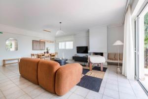 Agia Paraskevi 3BR Courtyard Apartment by UPSTREET