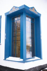 Traditional Ukrainian Thatch House with Modern Luxury