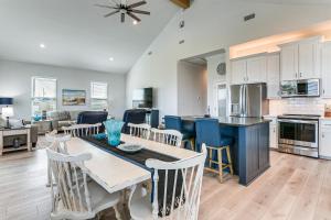 West End Galveston Beach House: Pool & Pier Access