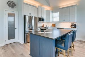 West End Galveston Beach House: Pool & Pier Access