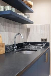 Beautiful home 2bed 2bath near Hyde Park