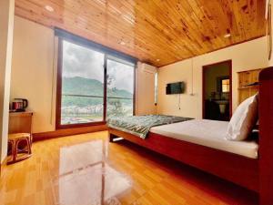 Cheap room at Sa Pa Hotel
