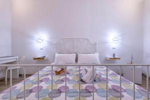 White shell rooms self check-in img1