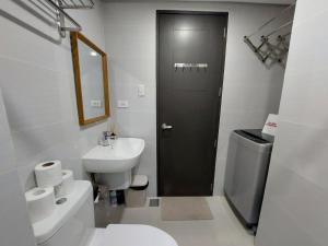Baseline Prestige Studio with Free Parking & Wi-Fi