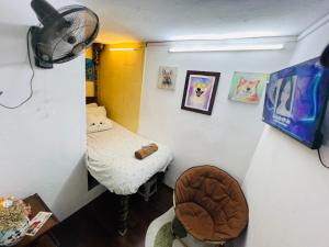 Heart of OLD Quarter Cheap,share WC, 5m2