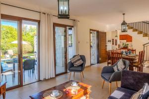 Villa Oliva by Villa Plus
