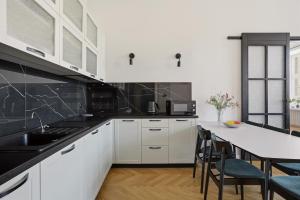 Market Square View 2 Rooms AS Home R26 79 m2