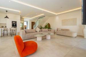 Villa Blanca heated pool and cooker