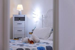 White shell rooms self check-in img28