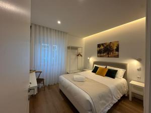 FEEL FARO Guesthouse - Boutique Stay with Terrace in Central Faro