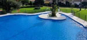 Marbella,apartment 2 bedroon,parking ,pool, Golden Mile