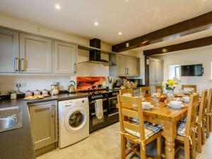 4 Bed in Keighley oc-84040