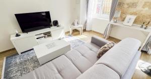 AC - Heritage and Design - The Ferrero Livery