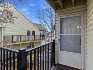 Lake Front Views - Seasonal Pool 3Bed 2Bath - Grill