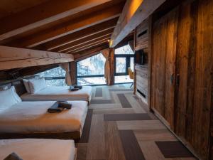 Chalet Caribou