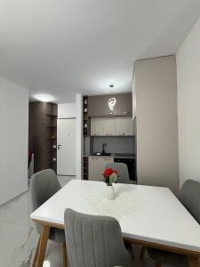 Vlora Seaside Apartment Chris