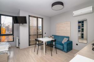 Compact Comfort Studio