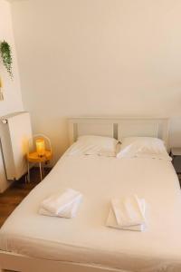 Casiola - Beach Studio with Balcony & Sea View