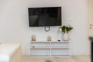 Leos Garden View Apartment by PikHost