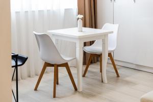 Leos Garden View Apartment by PikHost