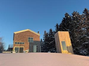 The Beach Barn & Cedar Sauna