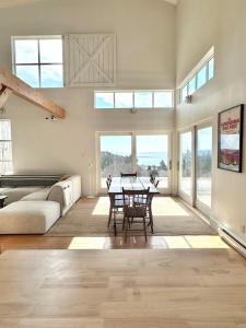 The Beach Barn & Cedar Sauna