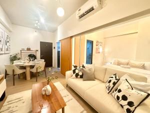 NEW Cozy 1BR King Bed at Greenbelt Hamilton Makati