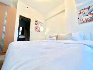 NEW Cozy 1BR King Bed at Greenbelt Hamilton Makati