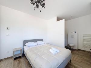 Maison proche Clermont et RIOM 4 Chambres et 4 SBD , Tout Climatisé avec Parking Gratuit