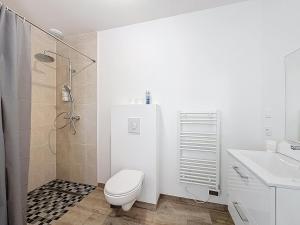 Maison proche Clermont et RIOM 4 Chambres et 4 SBD , Tout Climatisé avec Parking Gratuit