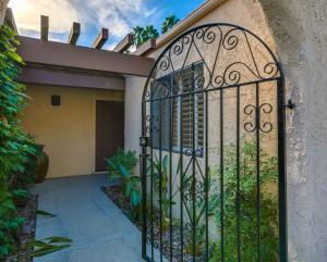 Modern Club Med Oasis