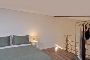 Nisis Suites - Serene Luxury with Sea View