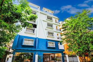 Super Collection O Bisarjan Ghat Formerly Eden Rocks