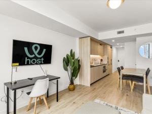 Prime Downtown Miami Location with Rooftop Pool