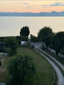 Studio meuble avec vue sur le lac Leman