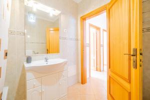 Apartamento espaçoso com 2 quartos a 1 minuto da praia Altura Algarve - de sábado a sábado