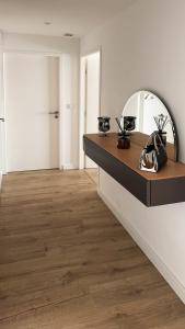 Vue mer exceptionnelle avec confort moderne, climatisation et parking