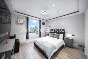 Hackney Suites - En-suite rooms & amenities