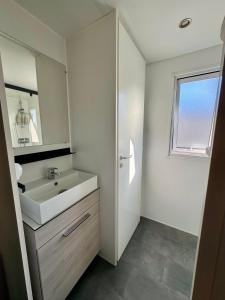 Mobil-home plage à pied - Camping 4 étoiles