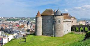 Appartements LE KALEHO, Grand Duplex au coeur de Dieppe - NETFLIX : photos des chambres