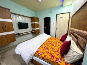 Abhivadya Exotica- Near Ghat And Kashi Vishwanath Mandir