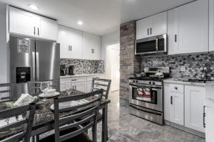 Modern 4BR 2BA 9 Beds NYC MetLife Free Parking