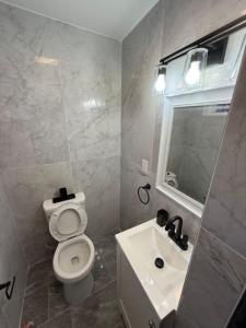 Modern 4BR 2BA 9 Beds NYC MetLife Free Parking