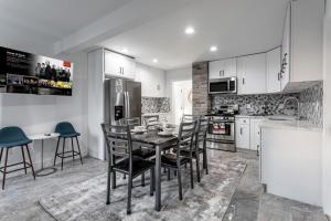 Modern 4BR 2BA 9 Beds NYC MetLife Free Parking