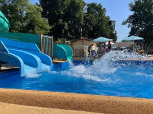 Mobil-home confortable pour un couple - API-1-52-2031