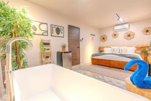 01 - Romantic retreat with Pool and Scenic Views