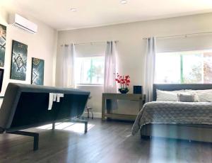 Private Furnished Studio with WiFi & Utilities - Near LA Attractions