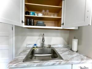 Private Furnished Studio with WiFi & Utilities - Near LA Attractions