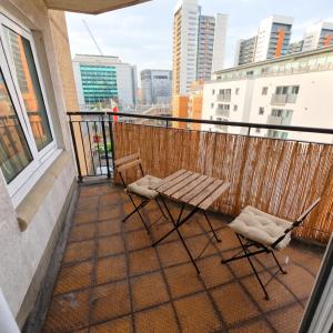 O2 Canary Wharf Excel Apartment with balcony & Parking