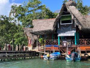 The Golden Resort - Tortugal River Lodge & Marina